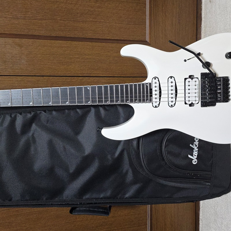 Jackson Pro Plus Soloist SLA3 WHTの画像